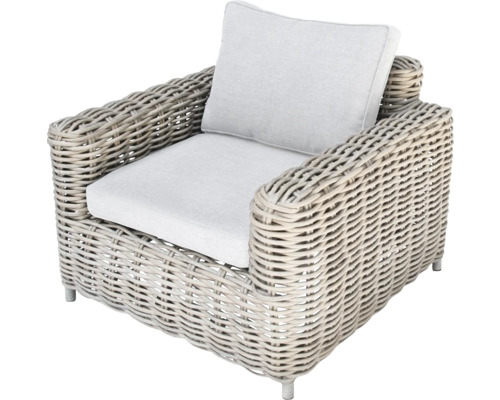 Geflochtener Sessel mit Kissen für den Aussenbereich