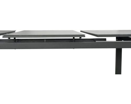 Detailansicht eines Gartentisches mit Ausziehfunktion.