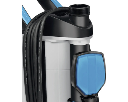 Detailaufnahme einer Schmutzwasserpumpe mit Kabel und Schwimmer