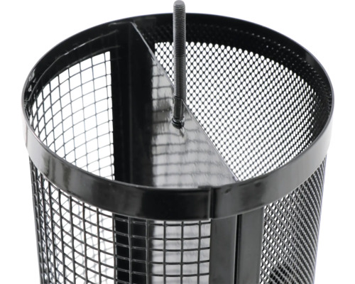 Detailansicht eines schwarzen Metalleimer-Einsatzes mit Netzstruktur