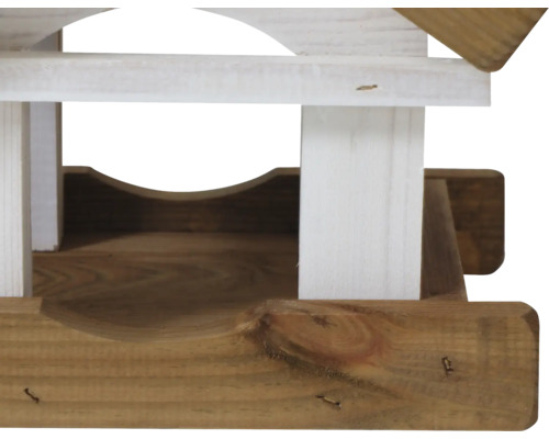 Detailansicht eines Vogelhauses aus Holz