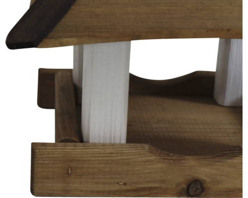 Detailansicht eines hölzernen Vogelhauses