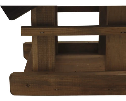 Detailansicht eines hölzernen Futterhauses für Vögel