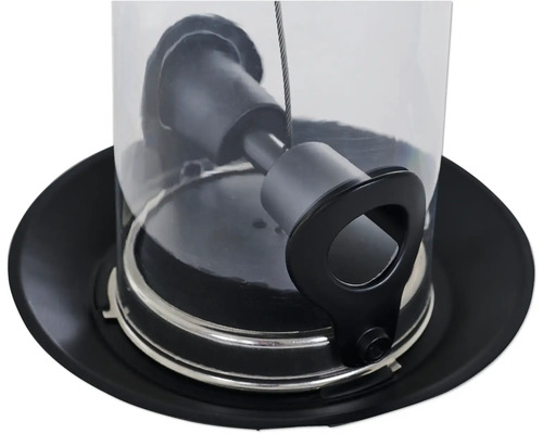 Detailansicht einer Vogelfutterstelle mit Aufhängevorrichtung