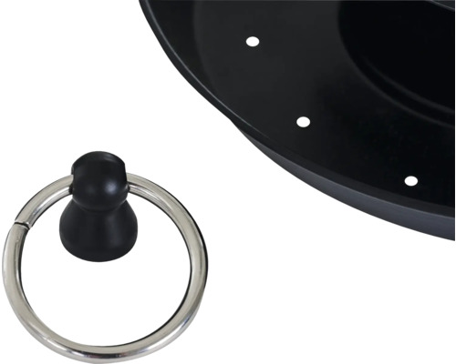Detailansicht eines Zubehörteils für einen Grill mit Ring