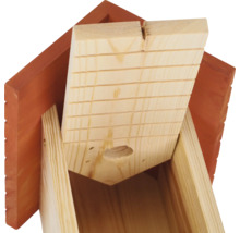 Holz-Nistkasten mit Öffnung