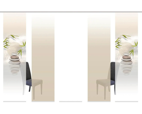 Schiebegardinen mit Steinmotiv und Stuhl