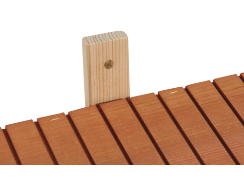 Detailansicht eines Holzxylophons mit Holzklangplatten und Halterung