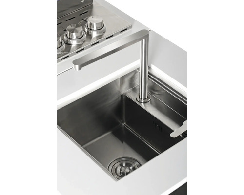 Edelstahlspüle mit Armatur für die Aussenküche
