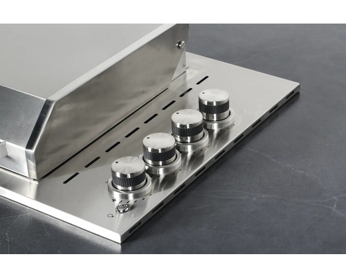 Edelstahl Grill mit vier Drehreglern