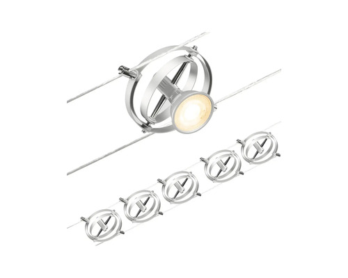 Sechs Leuchten an einem Seilsystem