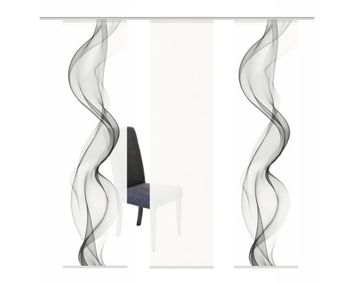 Schiebegardine mit abstraktem Muster vor einem Stuhl