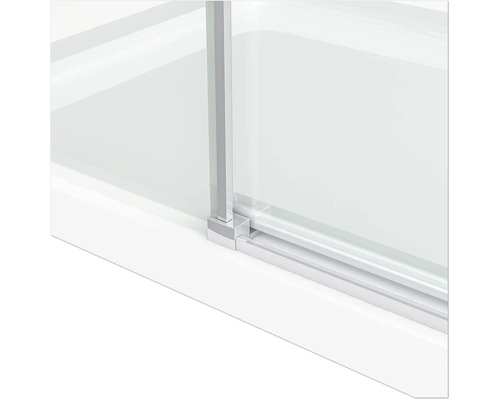 Detailansicht einer Duschkabine mit Rahmen