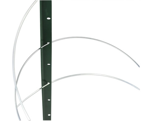 Detailansicht eines vertikalen Metallpfostens mit Halterungen für eine Garteneinfassung