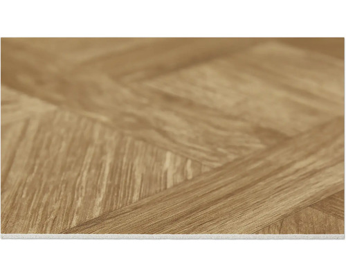 Helle Eiche Laminatboden im Fischgrätenmuster