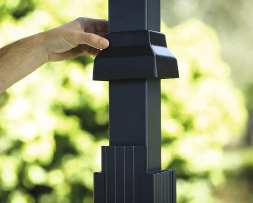 Installation eines Zaunpfostensystems im Außenbereich