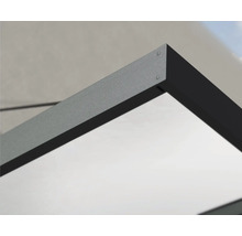 Detailaufnahme einer Terrassenüberdachung mit Metalleinfassung