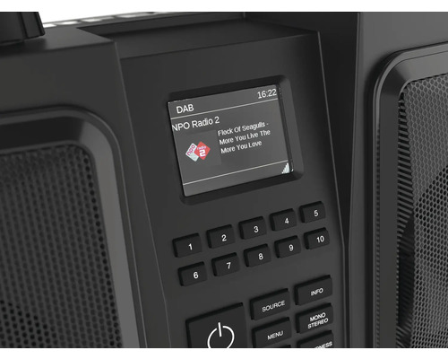 Nahaufnahme eines Radios mit DAB-Funktion und Display