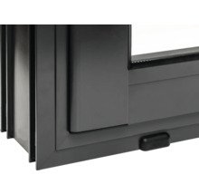 Detailansicht eines Fensters aus Metall.