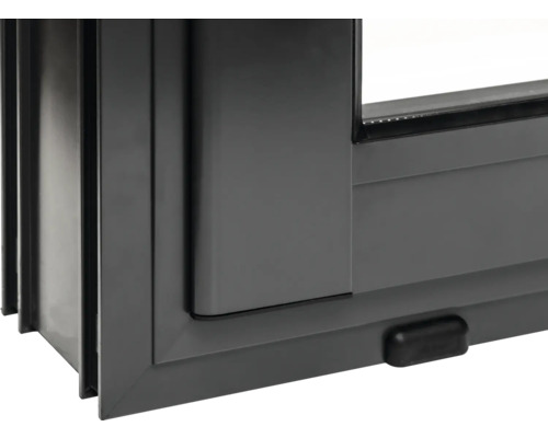 Detailansicht eines Fensters aus Metall.