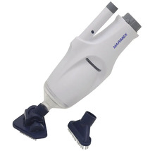 Poolsauger mit Bürstenaufsatz zur Reinigung von Schwimmbecken