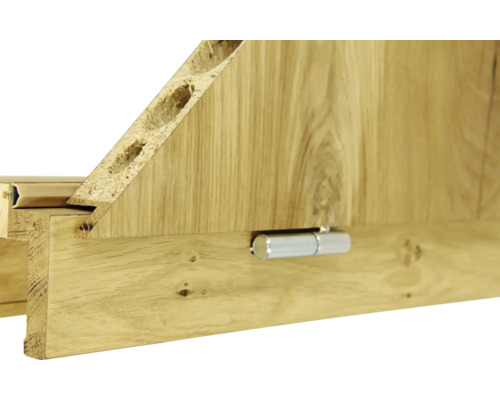 Detailansicht einer Holzkonstruktion mit Scharnier