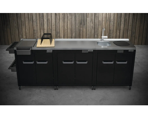 Außenküche mit Spüle, Schneidebrett, Schubladen und Schränken