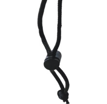 Schwarze Kordel mit Verstellmechanismus