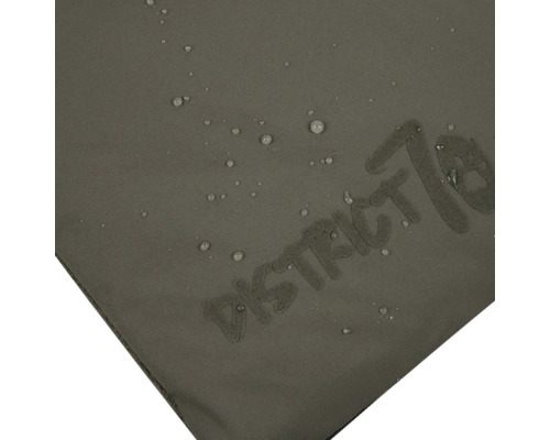 Wasserabweisende Hundedecke mit District 70 Logo und Wassertropfen