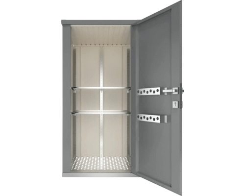 Geöffneter Geräteschrank mit Regalböden und Lochblechboden