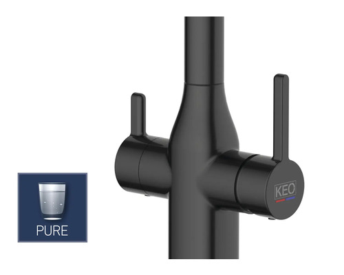 Nahaufnahme einer schwarzen Küchenarmatur mit Wasserfilterfunktion und KEO Logo.