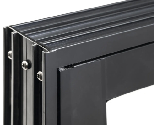Detailaufnahme eines Aluminiumfensterrahmens