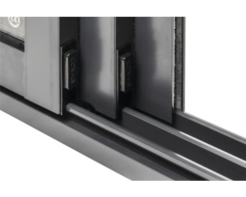 Detailansicht eines Schiebefensters mit Verriegelung