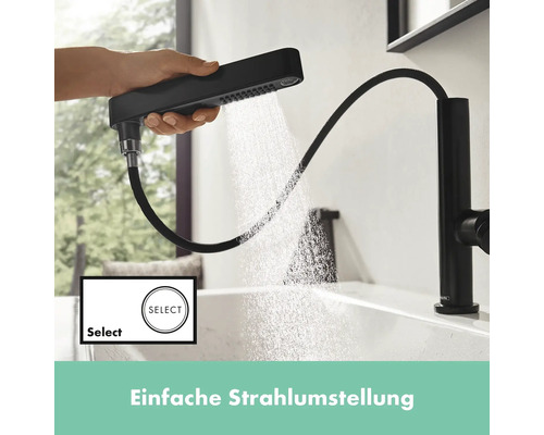 Handbrause mit Wasserauslass und flexibler Schlauchverbindung am Waschtisch