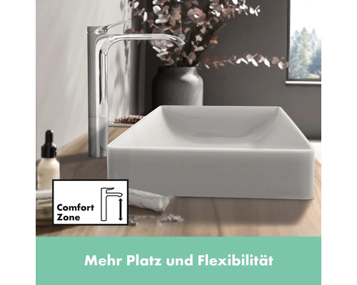 Waschtisch mit Armatur im Badezimmer