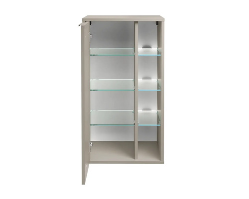Geöffneter Spiegelschrank mit Glasablagen