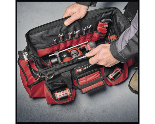 Geöffnete Werkzeugtasche mit Werkzeugen