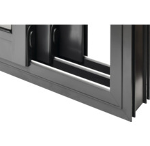 Detailansicht eines Schiebefensters aus Aluminium.