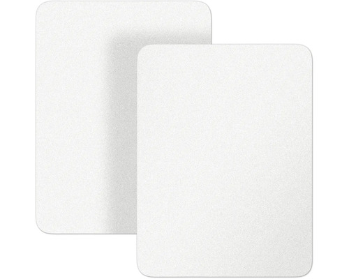 Zwei weiße, rechteckige Filzuntersetzer