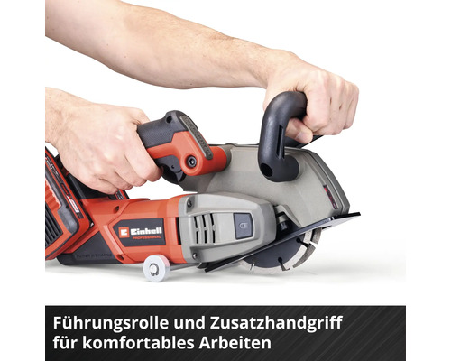 Einhell Fliesenschneider mit zwei Händen bedient