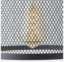 Nahaufnahme einer Pendelleuchte mit Metallgitter