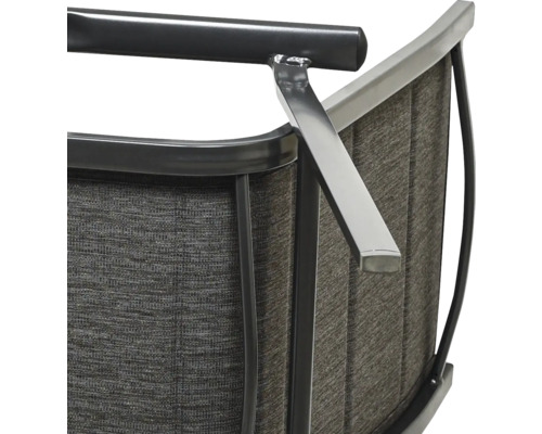 Detailansicht eines Stuhls mit Textilbespannung und Metallrahmen