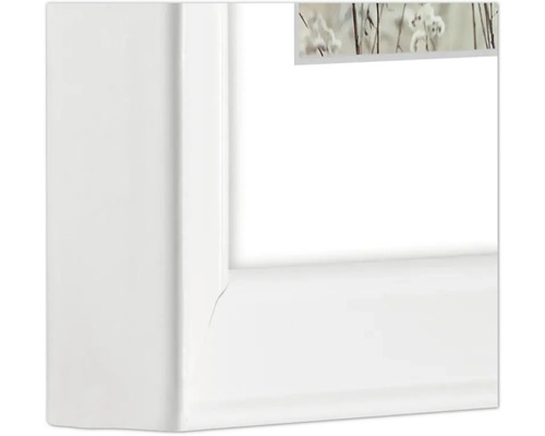 Detailansicht eines weißen Kunststofffensters