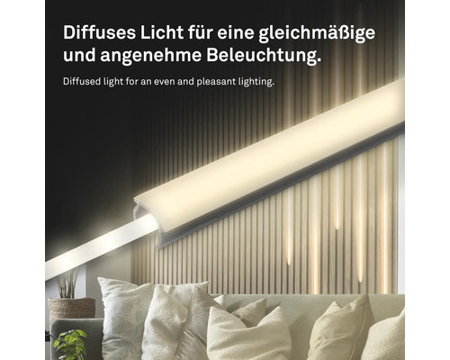 LED-Leiste spendet diffuses Licht im Wohnzimmer