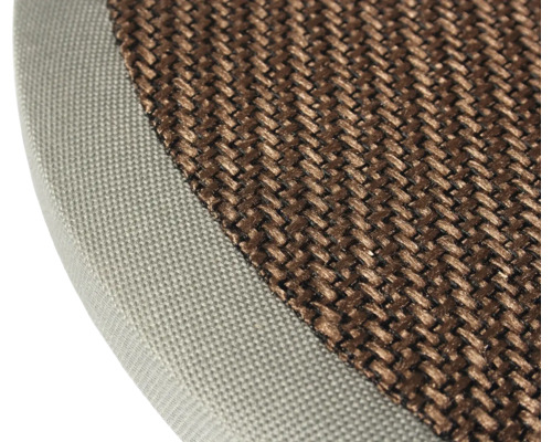 Detailaufnahme eines braunen und grauen Stoffes mit Webstruktur