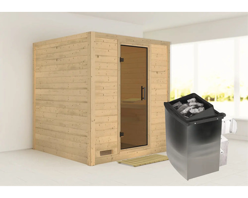Holzsauna mit Saunaofen im Raum