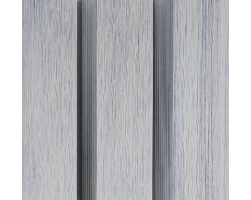 Nahaufnahme einer Fassadenverkleidung mit Nut- und Federprofil