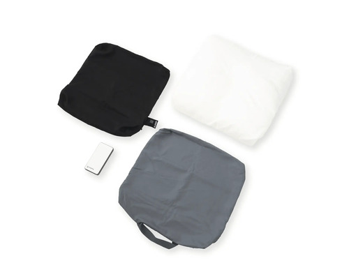 Drei Aufbewahrungstaschen mit einer Powerbank