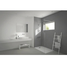 Helles Badezimmer mit Dusche, Waschtisch und Handtuchleiter