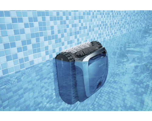 Schwimmbadreinigungsroboter im Becken
